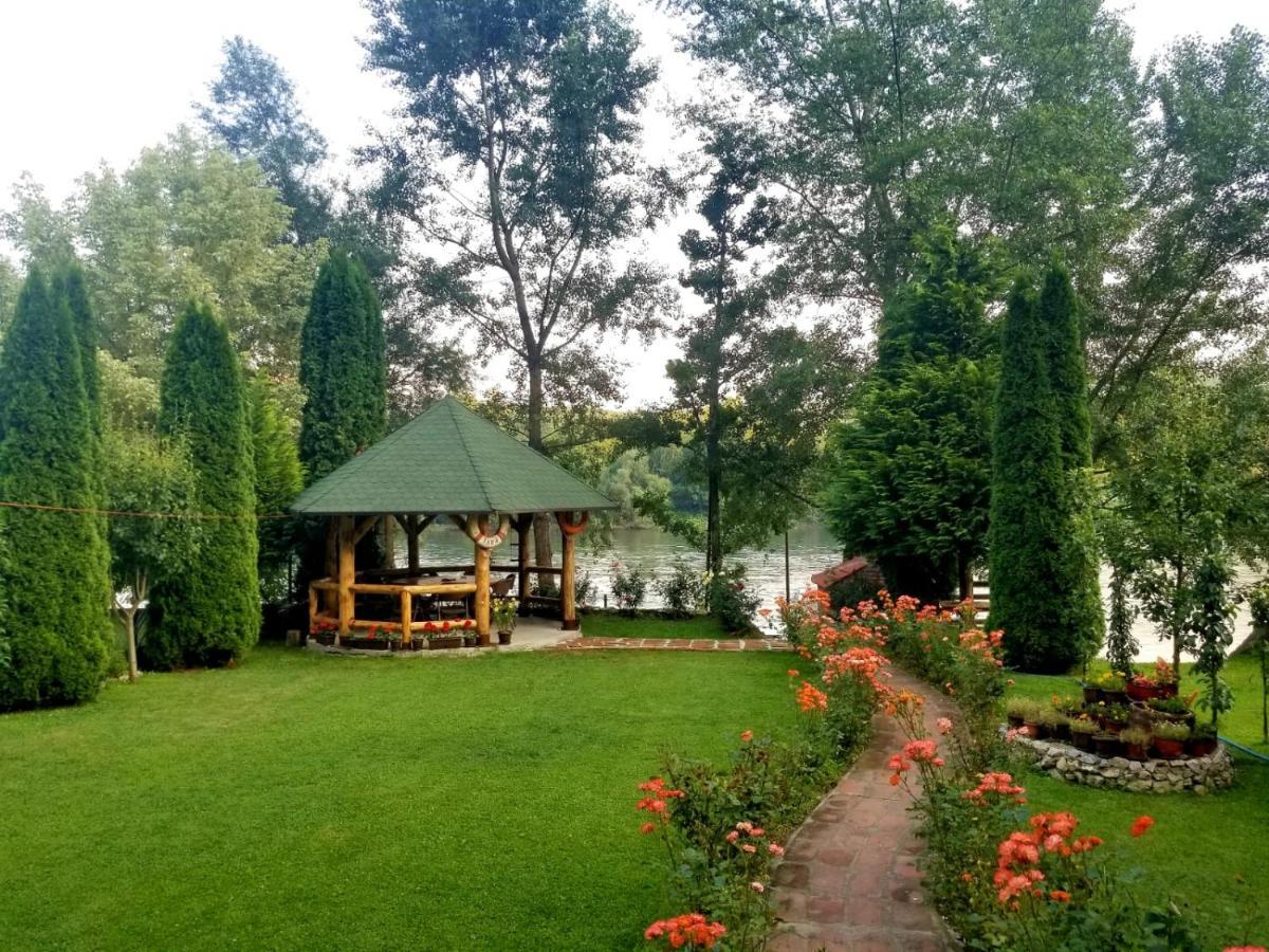 Apartman "Kapetana Luka" Ljubovija Kültér fotó